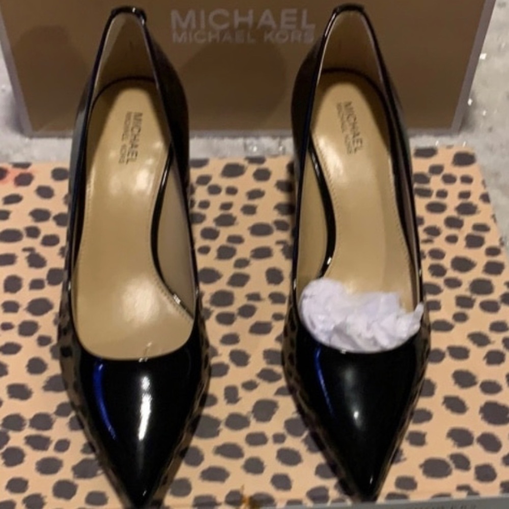 MICHAEL KOR’s  Patent-Leather Kitten-Heel Pump - Picture 6 of 6